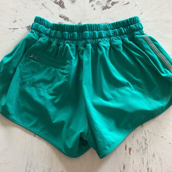 Lululemon Hotty Hot Shorts Viridian Green - Picture 6 of 9